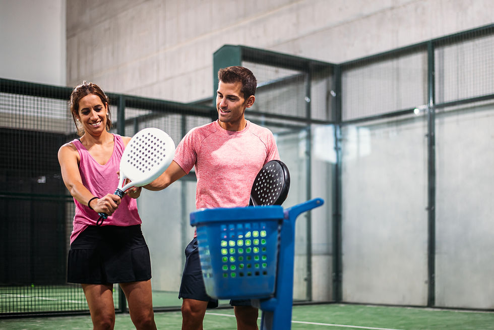 monitor-teaching-padel-class.jpg