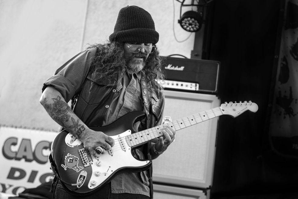 Black & white photo of the legend Brant Bjork playing live