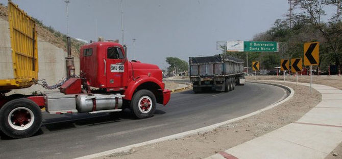 DAKC NEWS: Sector Transporte no tendrá IVA: informa Mintransporte
