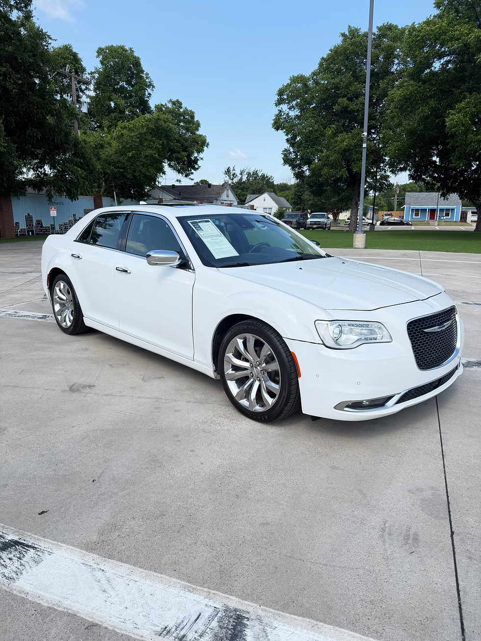 Thumbnail: 2017 Chrysler 300 C