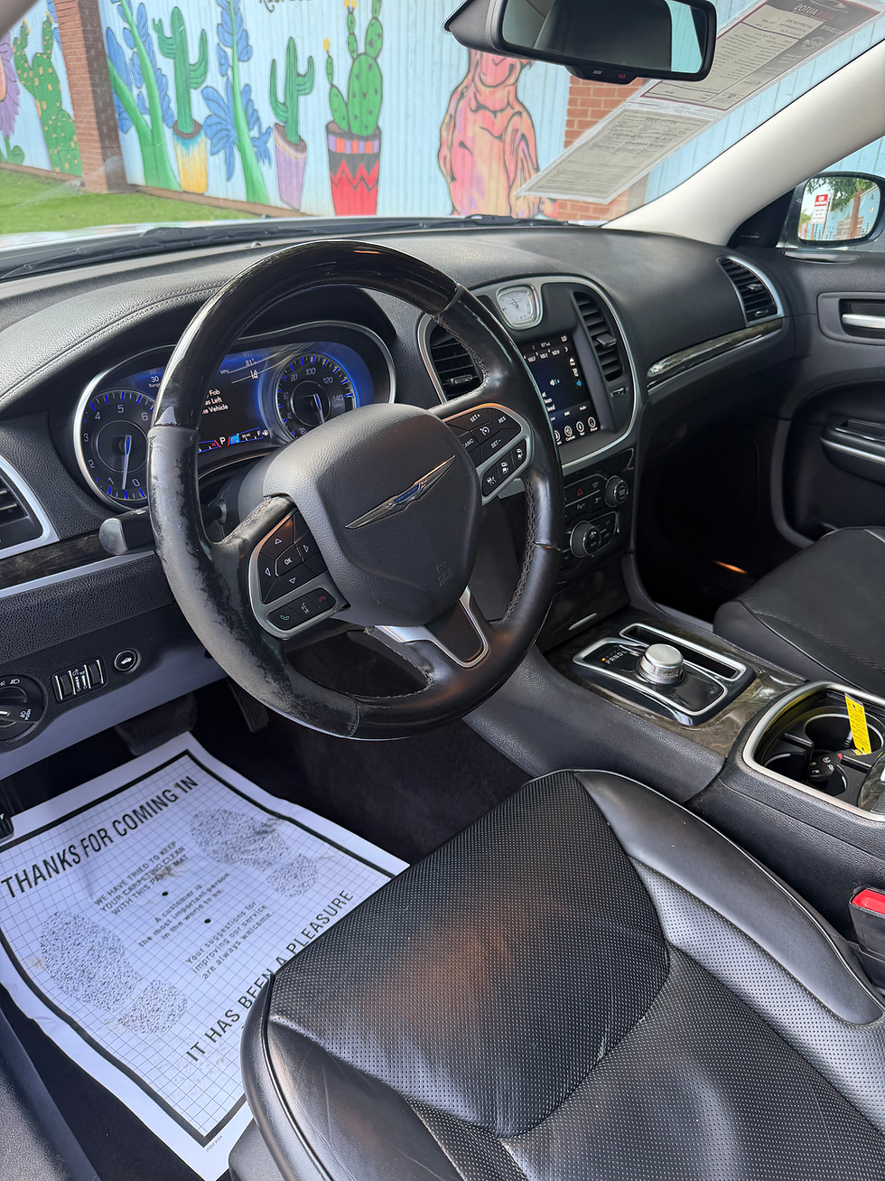 Thumbnail: 2017 Chrysler 300 C