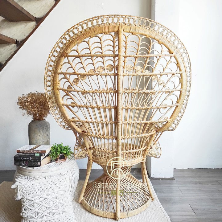 Thumbnail: Elegant Peacock Chair 2