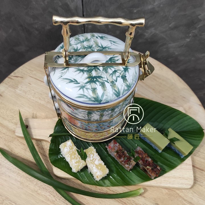 Thumbnail: [PT1] Mangkuk Tingkat Porselin / Porcelain Tiffin with Brass Handle /Lunch Box