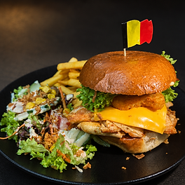 Burger halal avec frites de Royale Pizza Family