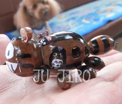 ドングリアート、ネコ型バス