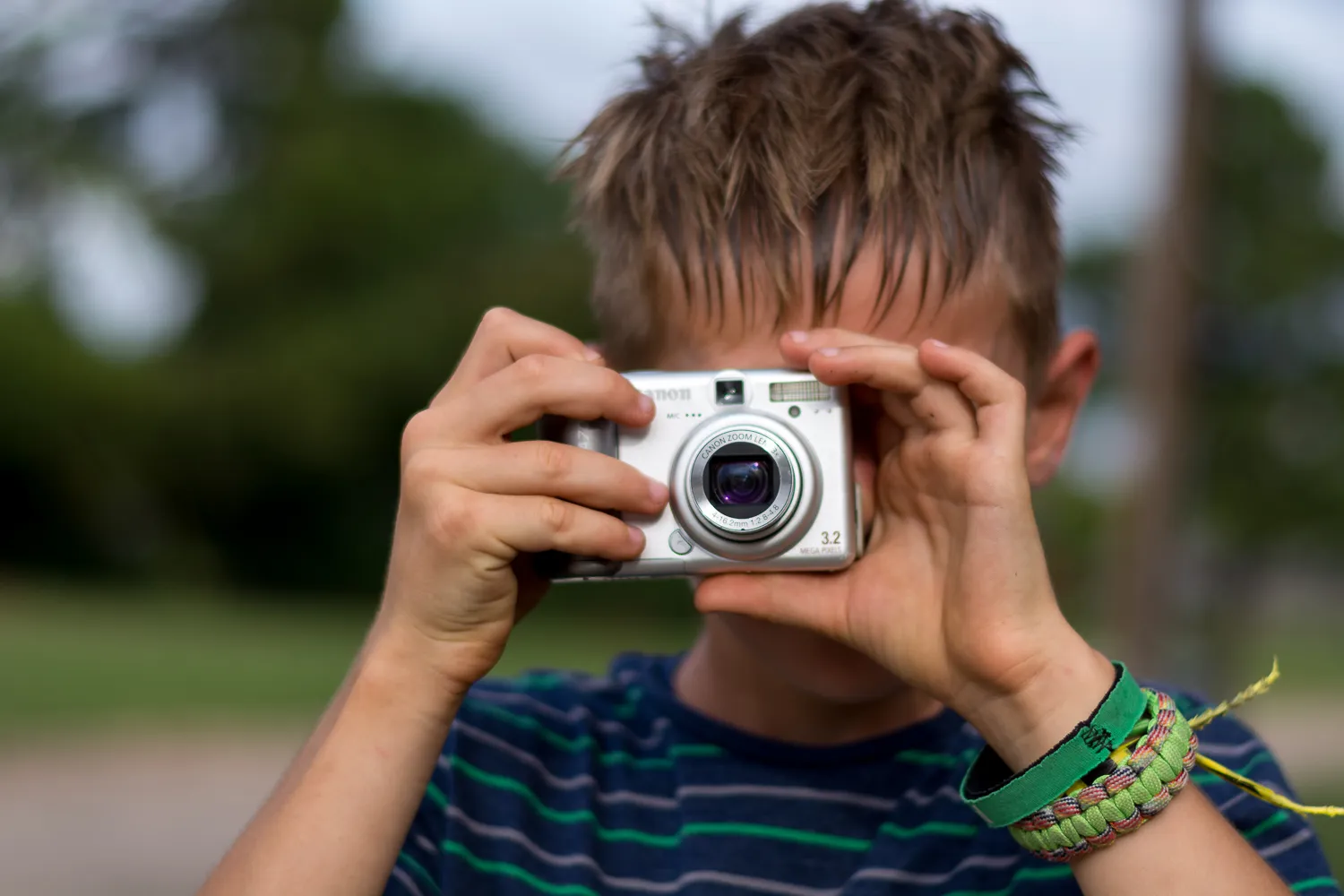 how-to-get-children-interested-in-photography-child-camera