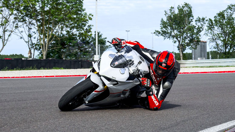 Ducati | Supersport  Rider Cornering | Race track