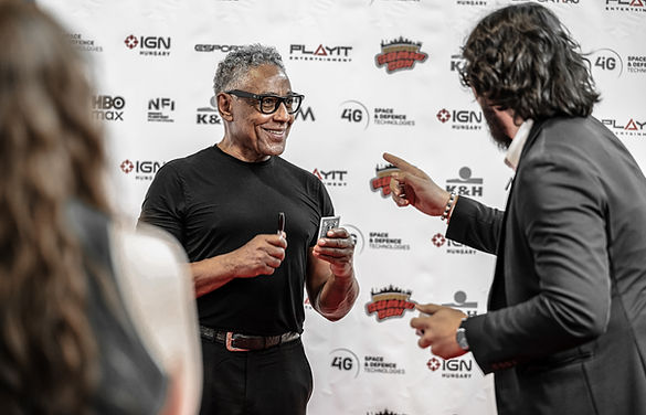 Bűvésztrükk Giancarlo Esposito-nak (Budapest ComicCon)