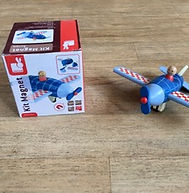 Jeu de construction à base d'éléments d'avion magnétiques