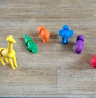 Jeu de construction à base d'éléments magnétiques et de parties d'animaux