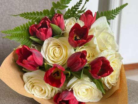 Red tulips and white kenya roses - Singapore - Oscar Blooms