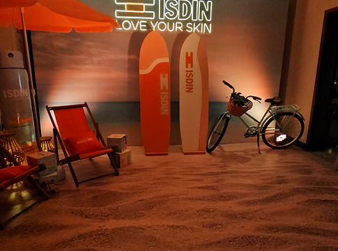 Cenografia temática de praia no Espaço de eventos Vila Olimpia.