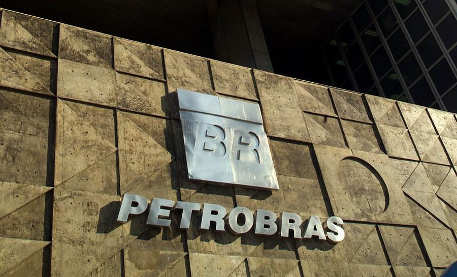 A PETROBRAS NA “LAVA JATO”: DISCUSSÃO ACERCA DE SUA COMPETÊNCIA PENAL
