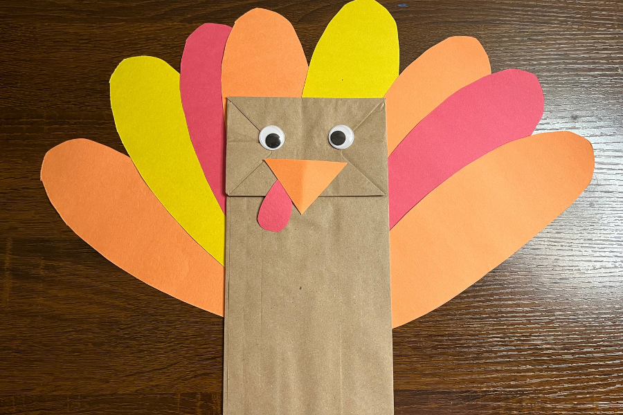 How to make the feathers of the turkey puppet
