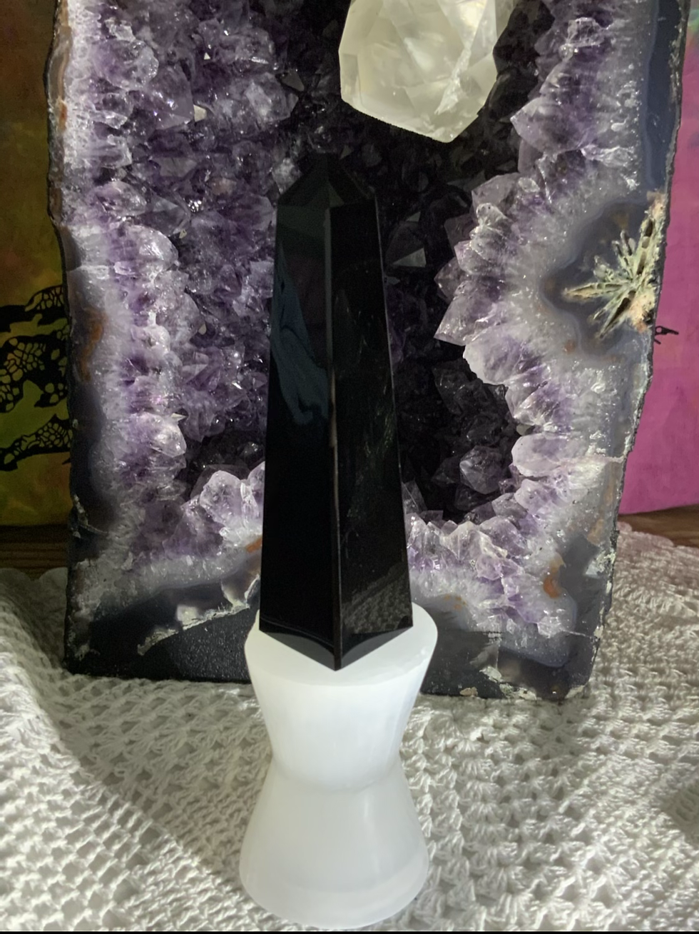 Thumbnail: Black Obsidian Obelisk