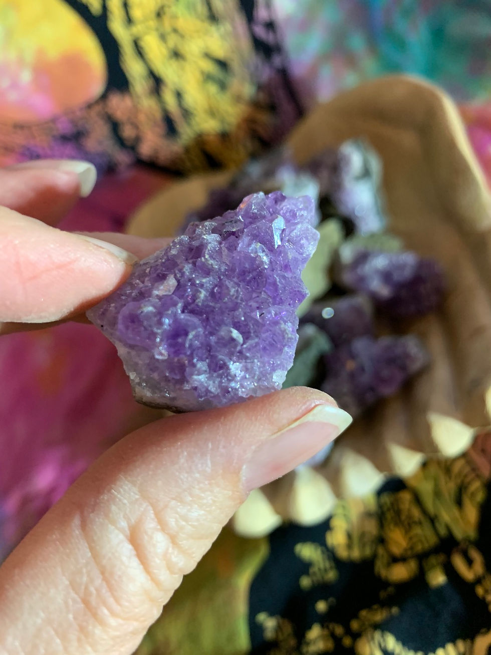 Thumbnail: Amethyst Pieces randomly picked