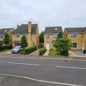 4 New build homes using buff brick and slate roofs to match the traditional Staffordshire vernacular.