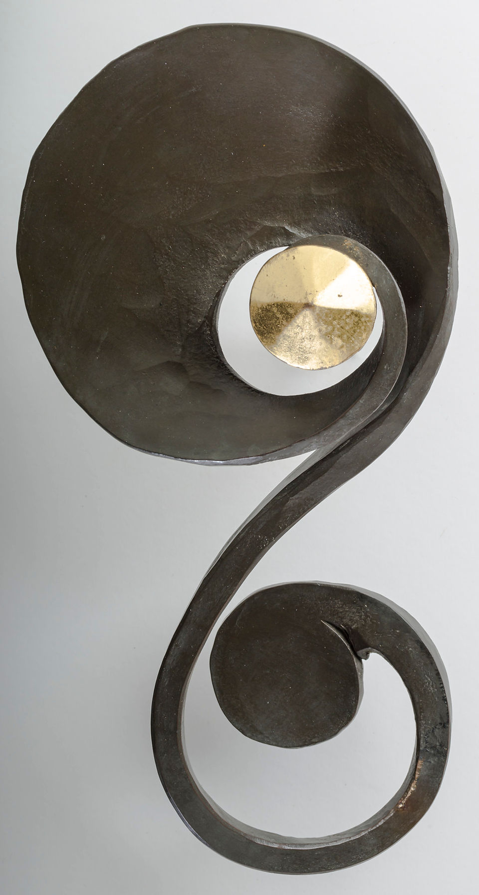 Paul Zimmermann, Rosette, 1989. Steel, gold leaf. 10th Anniversary Gates Rosette Collection, 2014.2.019.