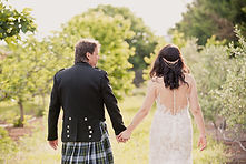 Reportage photo de mariage à Fuveau et à Terre de Mistral à Rousset, dans les Bouches-du-Rhône (PACA).