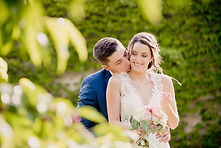 Reportage photo de mariage à Orange et au Château Beauchêne à Piolenc dans le Vaucluse (PACA). 