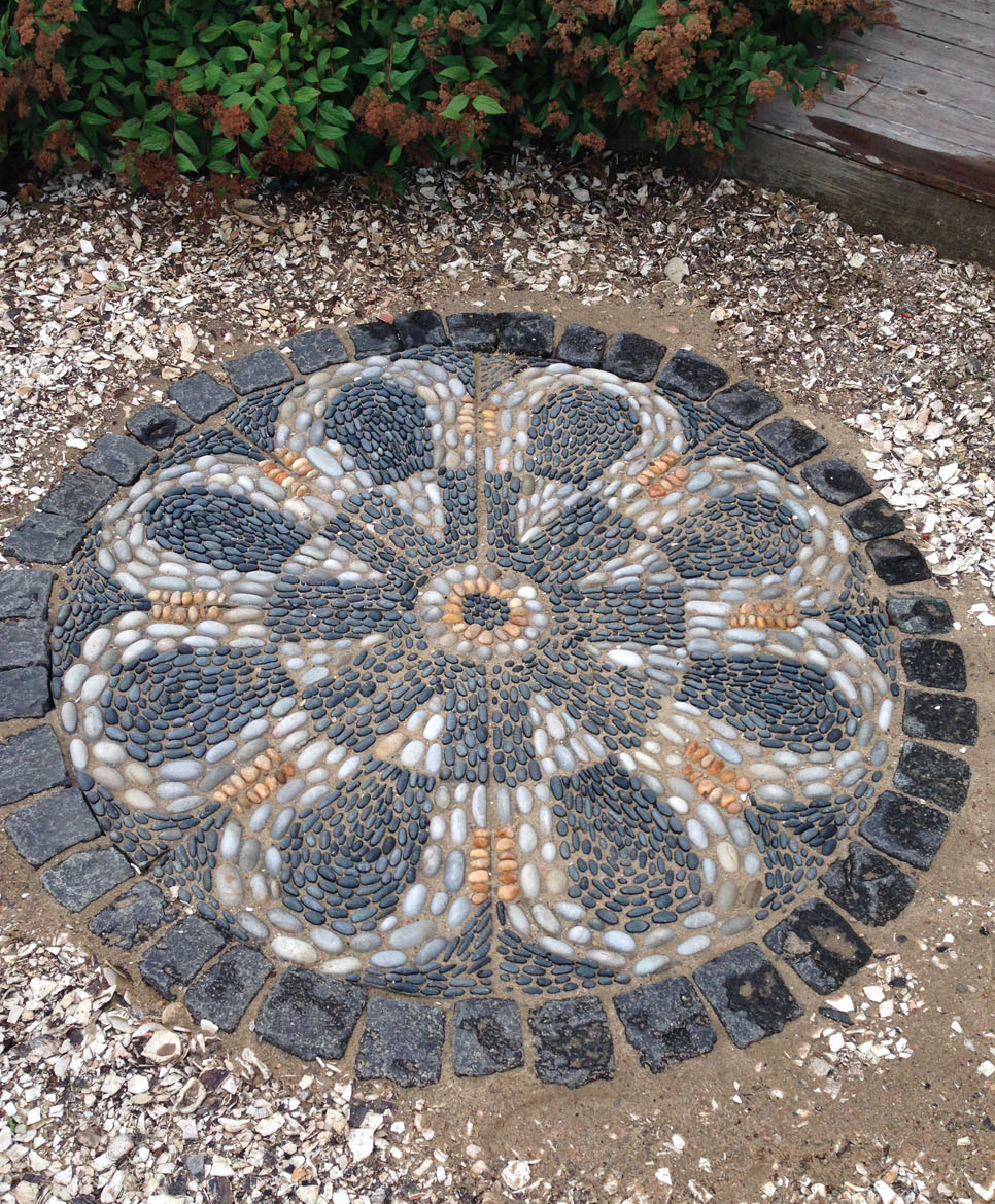 LA RONDE 54" pebble mosaic