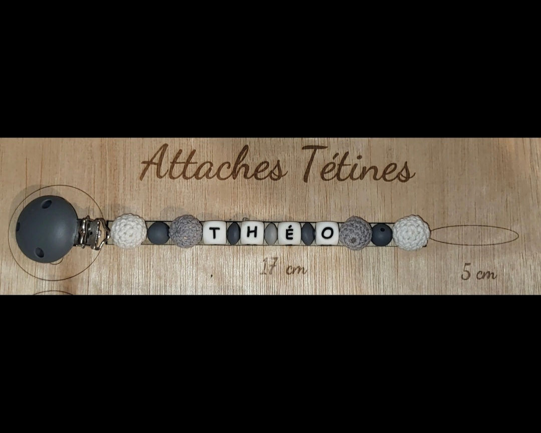 Attache tétine en crochet + silicone simple