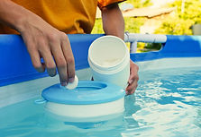 pool-chemicals_c7b16b827191d2973ce3a792c7d39216-min.jpg