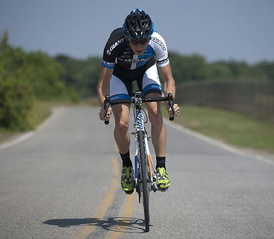 Cycliste sur la route