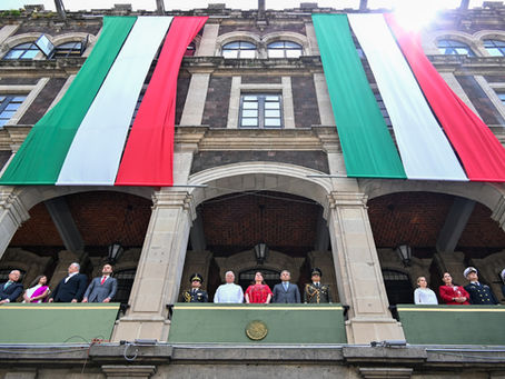 Encabeza gobernadora Margarita González Saravia Desfile Cívico- Militar por el 215 aniversario de la Independencia de México