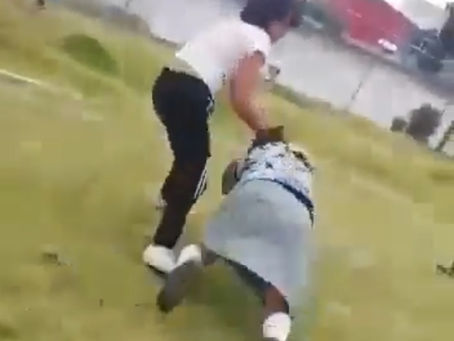 Se agarran a trancazos 2 alumnas en una secundaria de Huitzilac; el IEBEM, ni sus luces