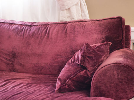 Comment enlever une tache de feutre indélébile sur un canapé ou une moquette ?