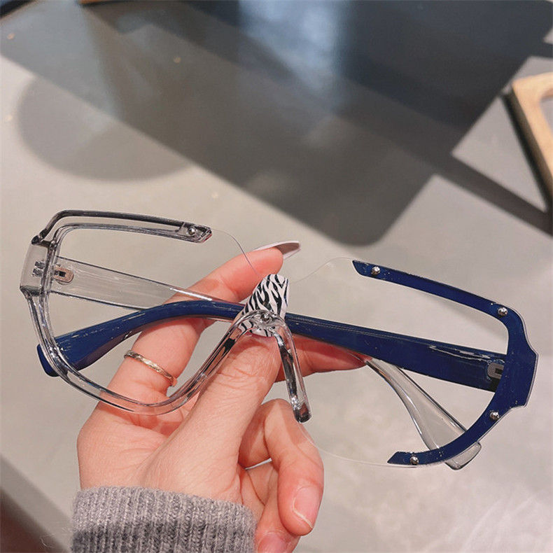 Thumbnail: Oversize Luxury Mirror Fashion Shades