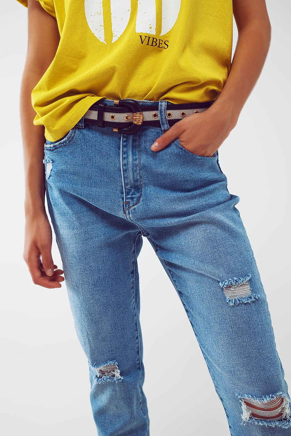 Thumbnail: Distressed Regular Jeans in Light Blue Wash