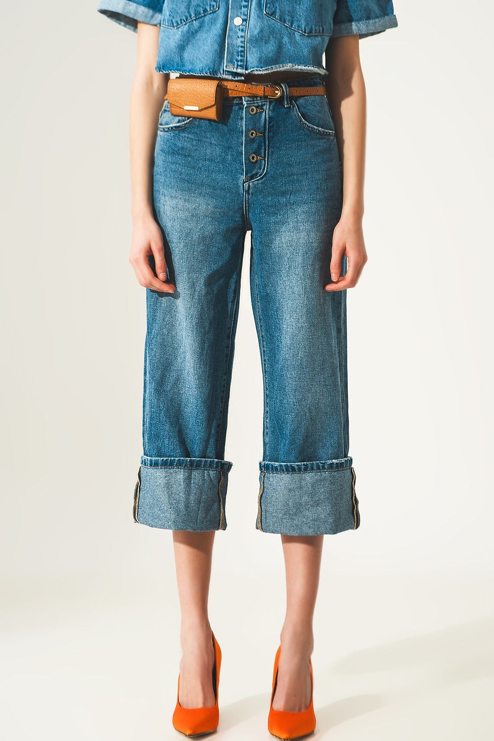 Thumbnail: Relaxed Jeans With Rolled Hem and Exposed Buttons in Blue