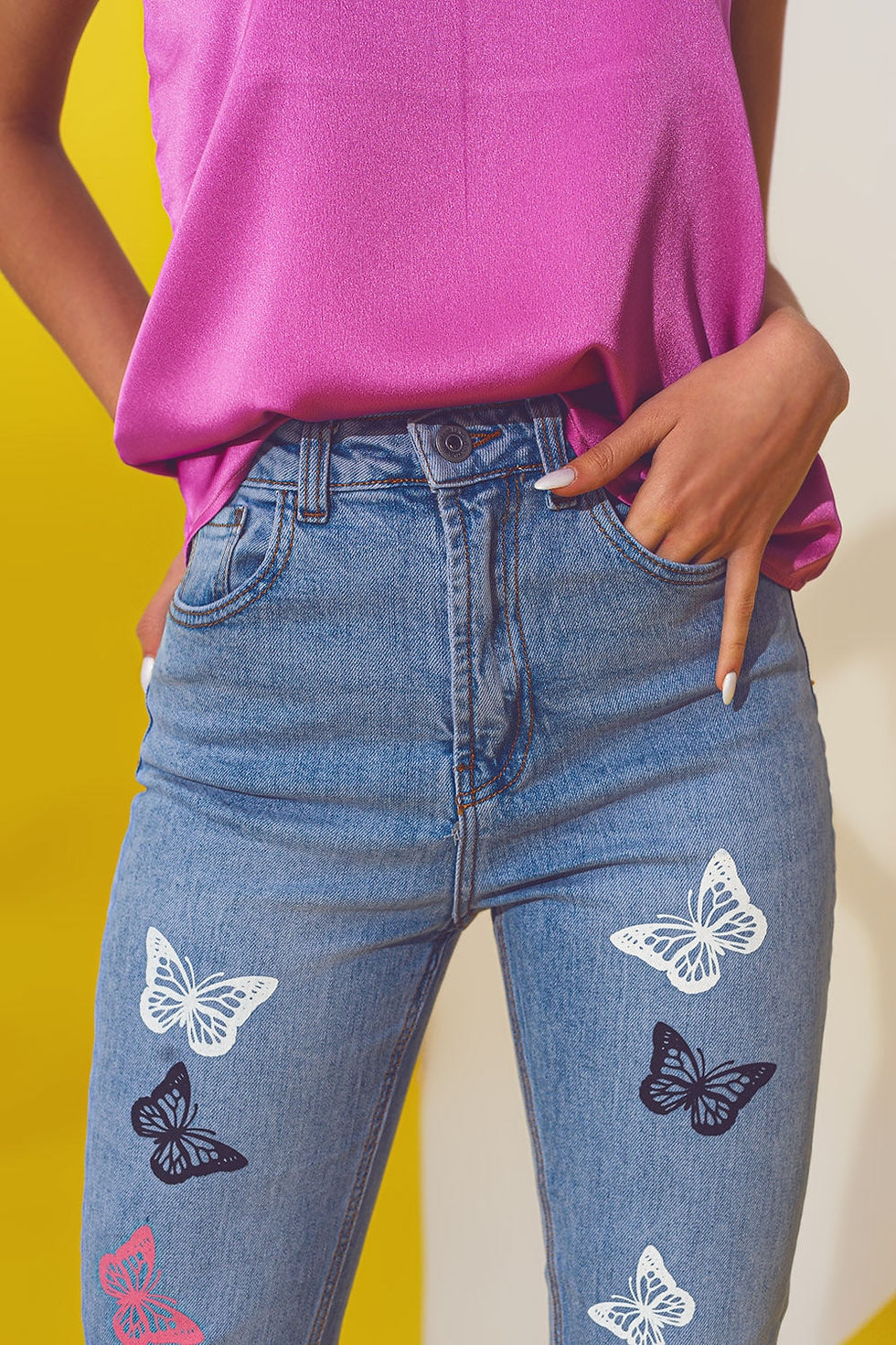Thumbnail: Butterfly Detail Skinny Jeans in Light Blue Wash