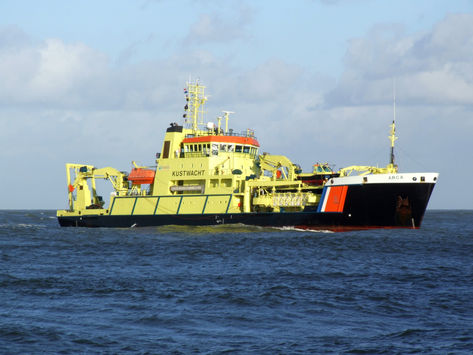 Marine engines and hydraulic control units                 Schiffsmotoren und Hydraulik-Steuerungen