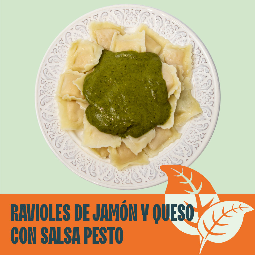 Ravioles de jamón y queso con salsa pesto (para dos)