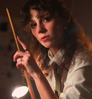 Sophie Perveaux, comédienne, auteure et réalisatrice en shooting photo.