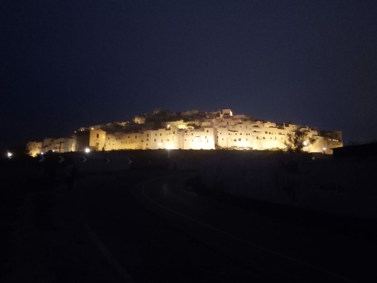 Vue nocturne d'Ostuni