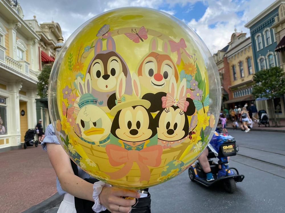 Modelos exclusivos de balões nos parques Disney.