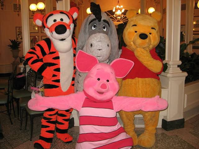 The Crystal Palace: Um Buffet com Personagens com Winnie the Pooh and Friends.