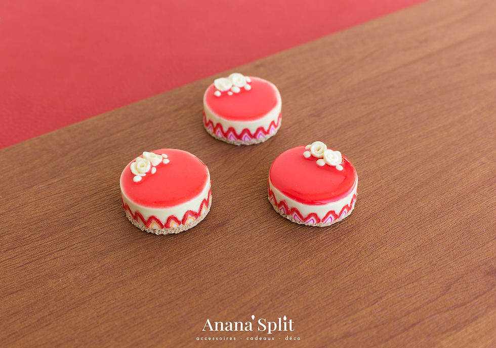 Magnet fraisier rond en pâte polymère Fimo