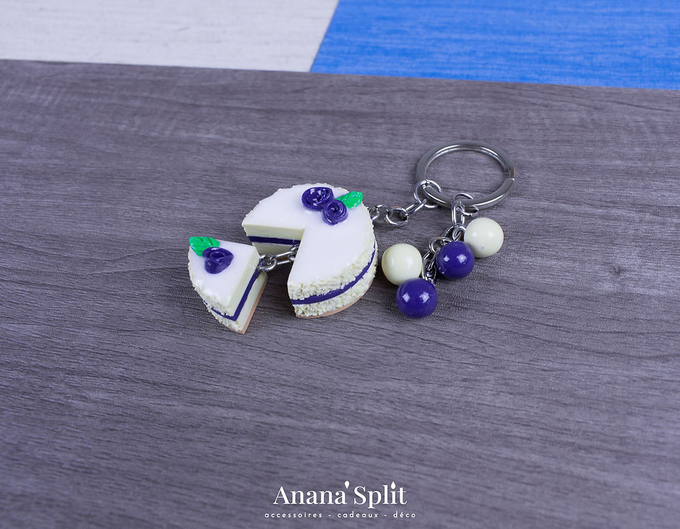 Miniature : porte-clés gâteau crème blanc et myrtille en pâte Fimo