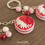 Miniature : porte-clés gâteau fraise en pâte polymère Fimo