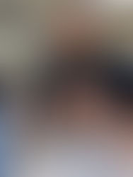 Sabit Akkaya kuaför salonunda Helin Kandemir saç tasarımı ve bakımı.