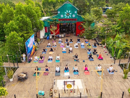 3 lợi ích ngăn ngừa lão hóa da từ yoga – và tại sao bạn nên tập luyện giữa thiên nhiên