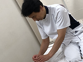 茶木院長治療中