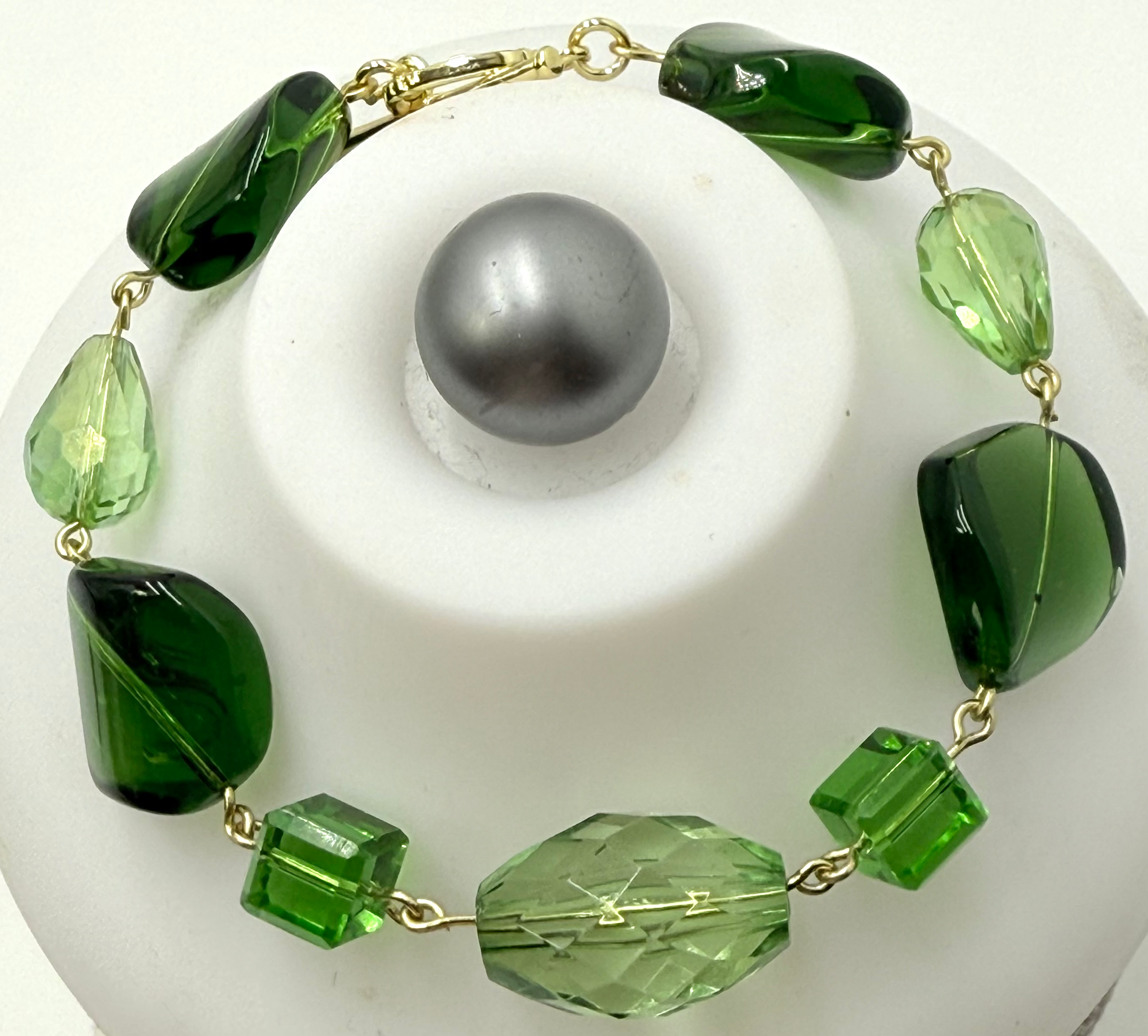 Emerald light bracelet