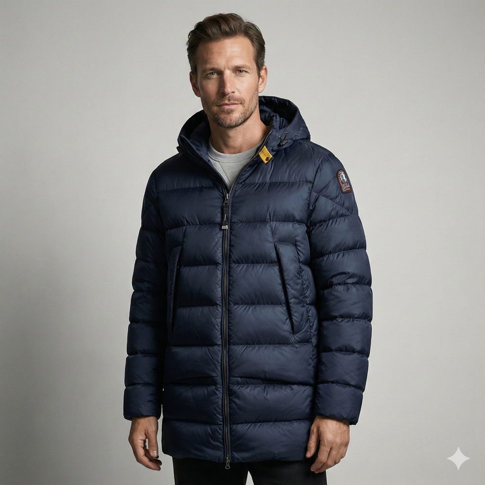 Parajumpers ROLPH - DAUNENJACKE MIT KAPUZE  Herren Studioaufnahme auf Model lässig stehend