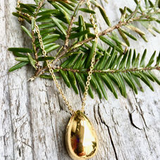 Gold Urn Necklace